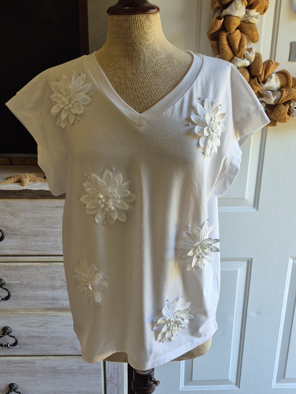Women's White V-Neck Short Sleeve Tee with Floral Appliqué